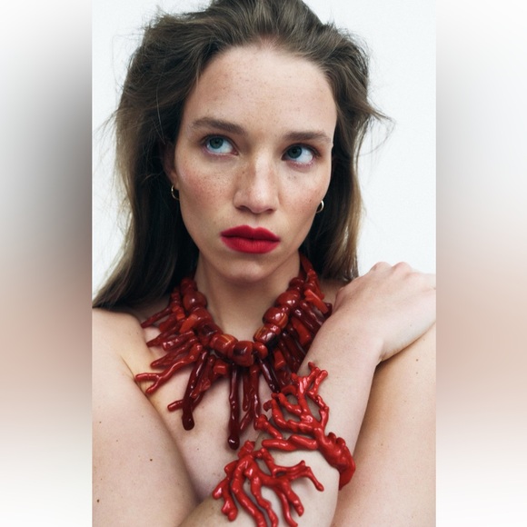 ZARA FAUX CORAL BRACELET - Picture 2 of 10